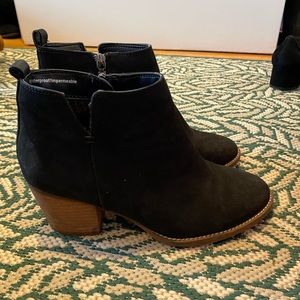 Blonde black waterproof booties 7
